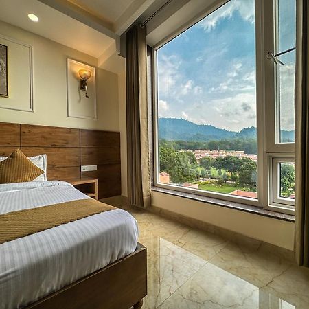 Hotel Nirvana Bliss, Behind Parmarth Niketan Rishikesh Exterior photo