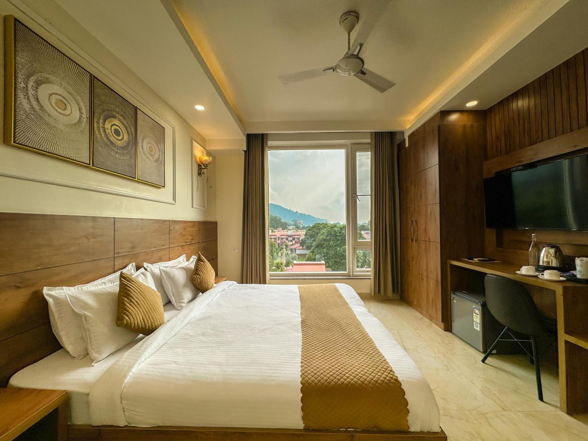 Hotel Nirvana Bliss, Behind Parmarth Niketan Rishikesh Exterior photo