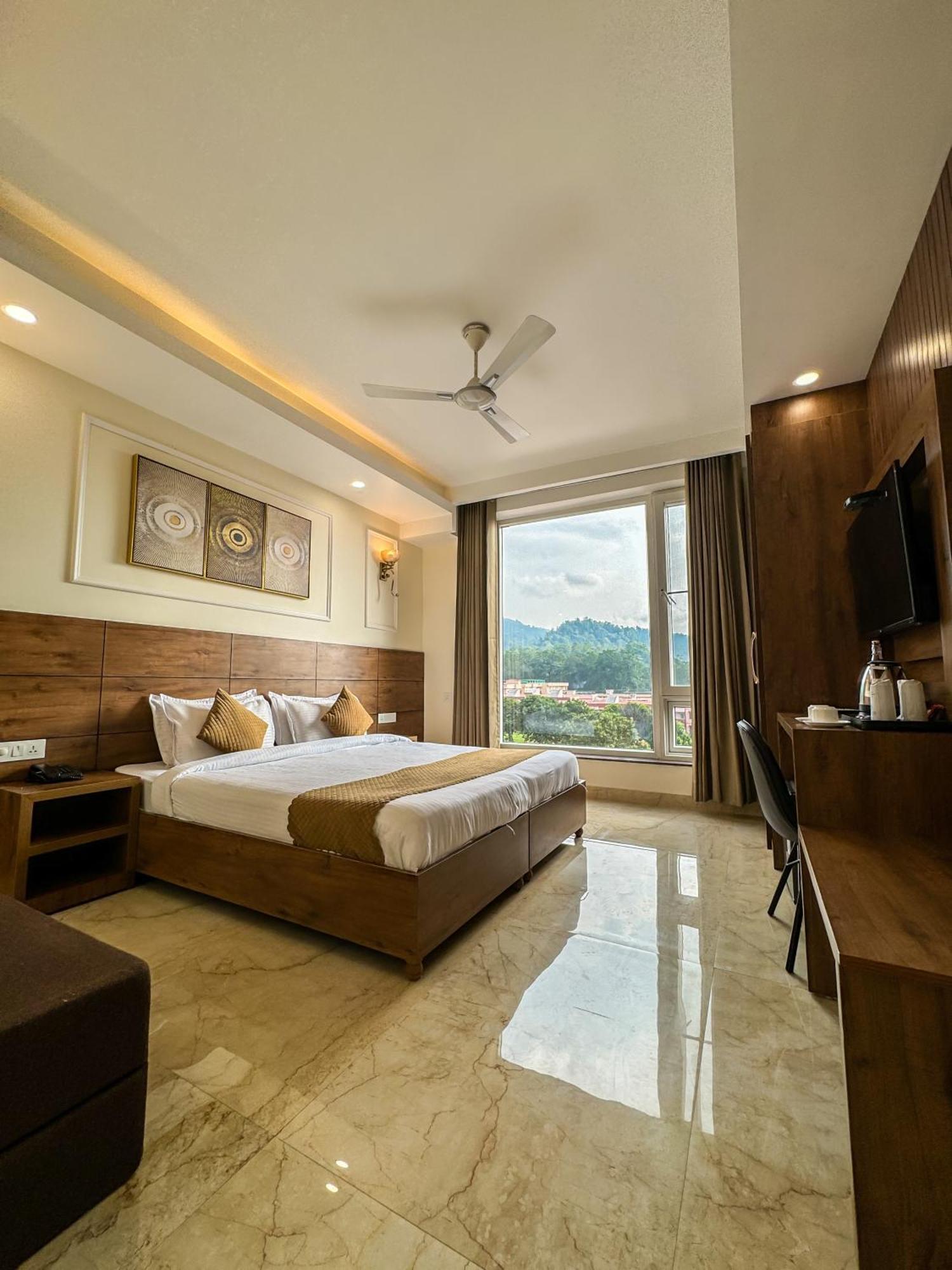 Hotel Nirvana Bliss, Behind Parmarth Niketan Rishikesh Exterior photo