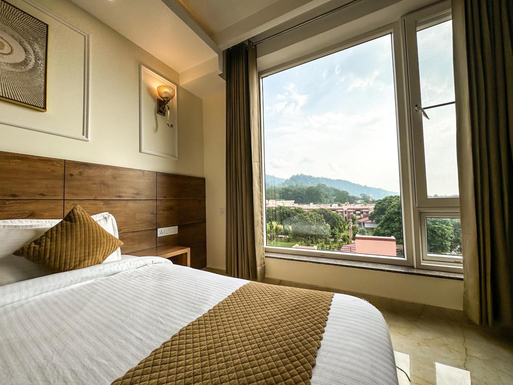 Hotel Nirvana Bliss, Behind Parmarth Niketan Rishikesh Exterior photo