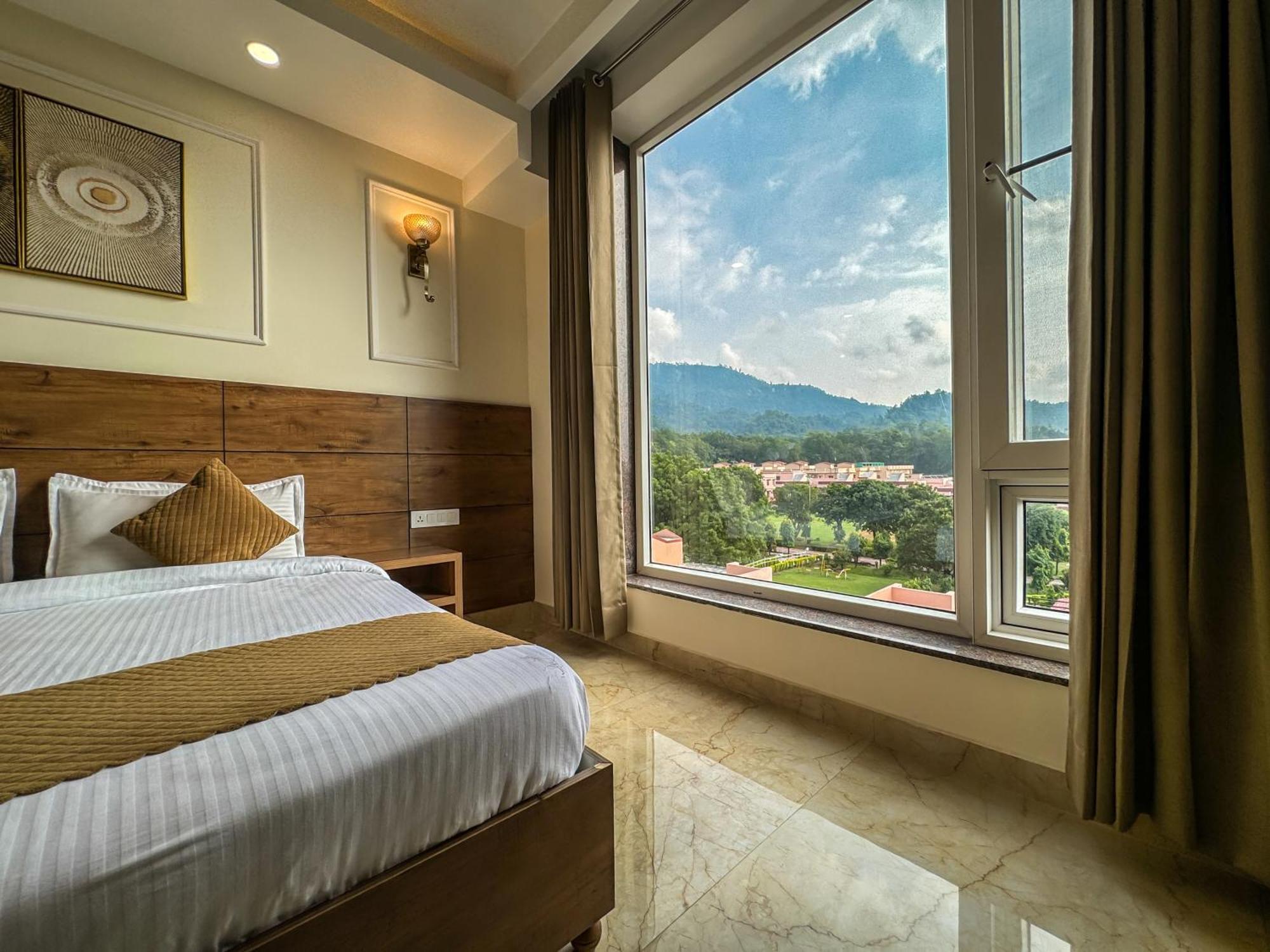 Hotel Nirvana Bliss, Behind Parmarth Niketan Rishikesh Exterior photo